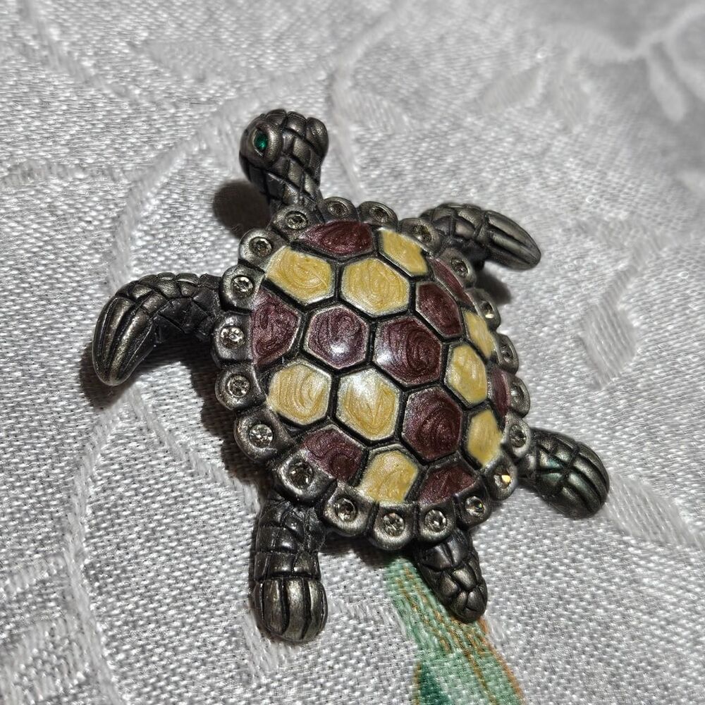 vintage granola cottagecore turtle green eyes brooch